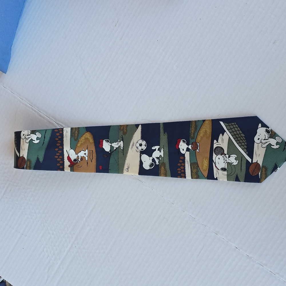 Peanuts Vintage Blue and Red Tie.